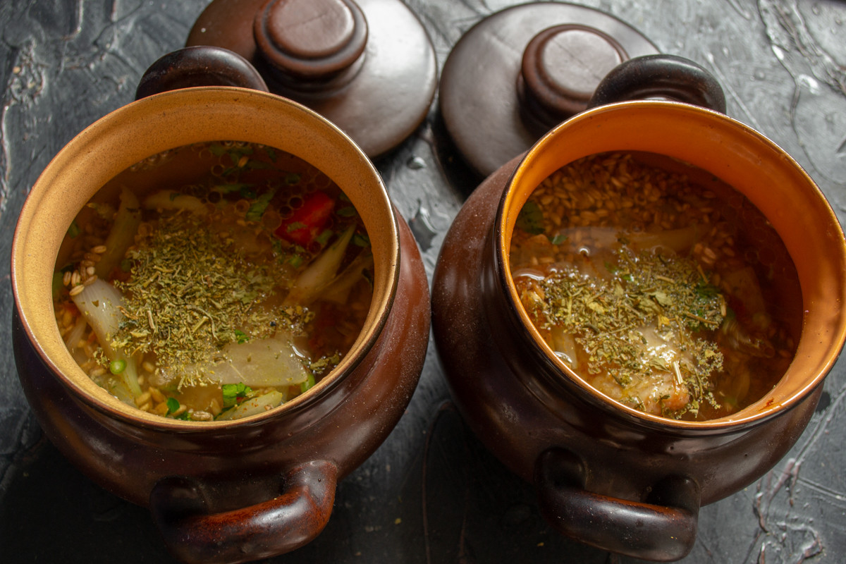 Jednoduchá polievka z rúry cez noc: recept bez stresu pre každú slávnosť.