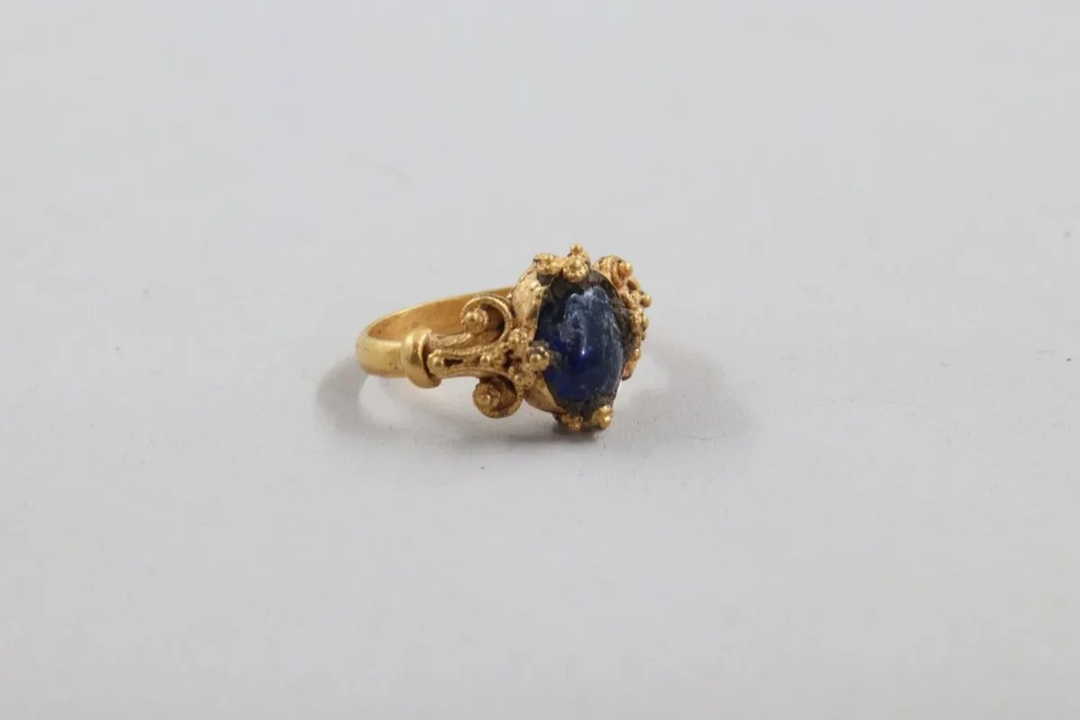 Tajomstvo storočí. Objavený poklad s magickou silou