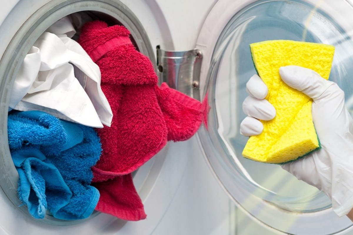 Vložte špongiu na umývanie riadu do práčky: prečo sa to odporúča robiť