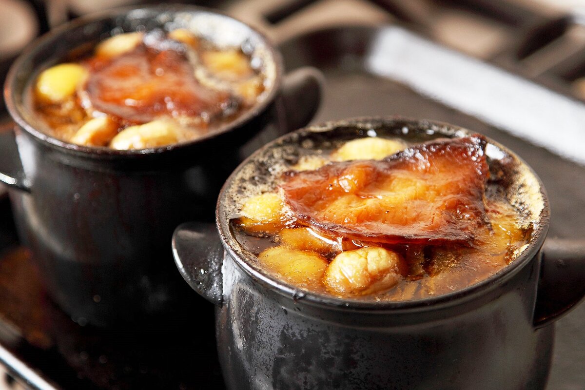 Jednoduchá polievka z rúry cez noc: recept bez stresu pre každú slávnosť.