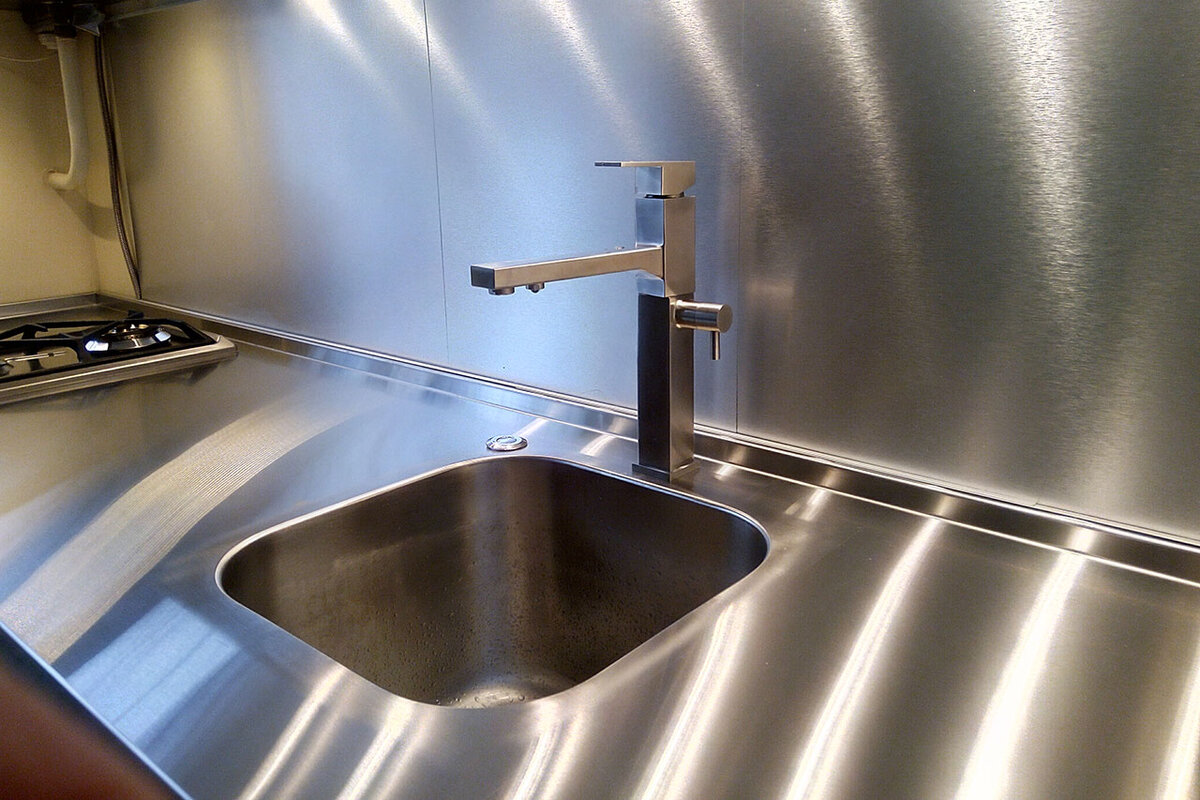 Viac ako 100 rokov po svojom zmiznutí sa táto vintage pracovná doska stáva hlavným trendom v dizajne kuchýň.