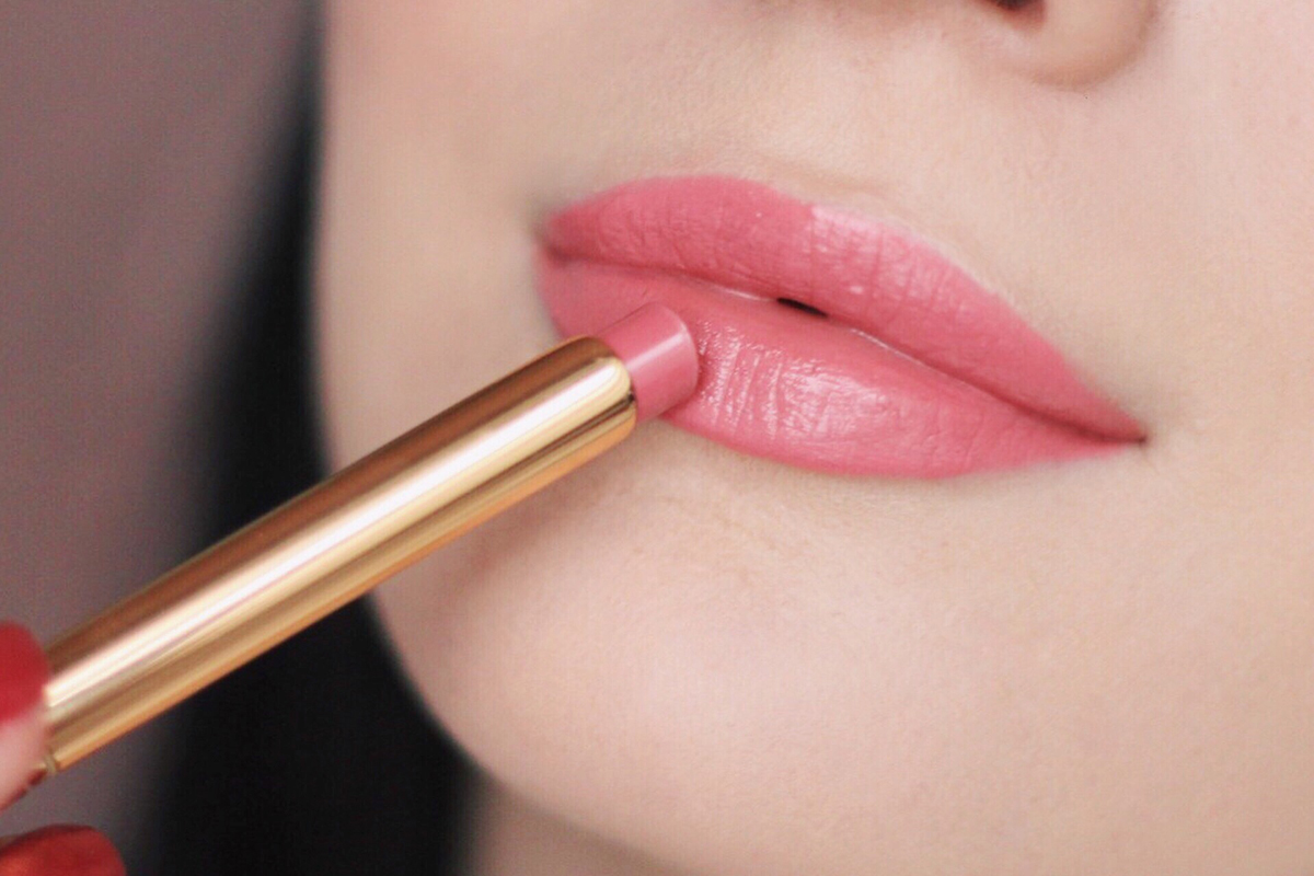 Nájdite si svoj ideálny odtieň. Ako vybrať rúž, ktorý sa hodí k odtieňu pleti, štýlu a príležitosti? Praktické rady